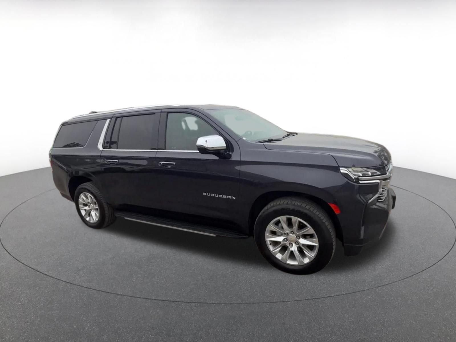 Used 2023 Chevrolet Suburban Premier AWD/4WD image 2