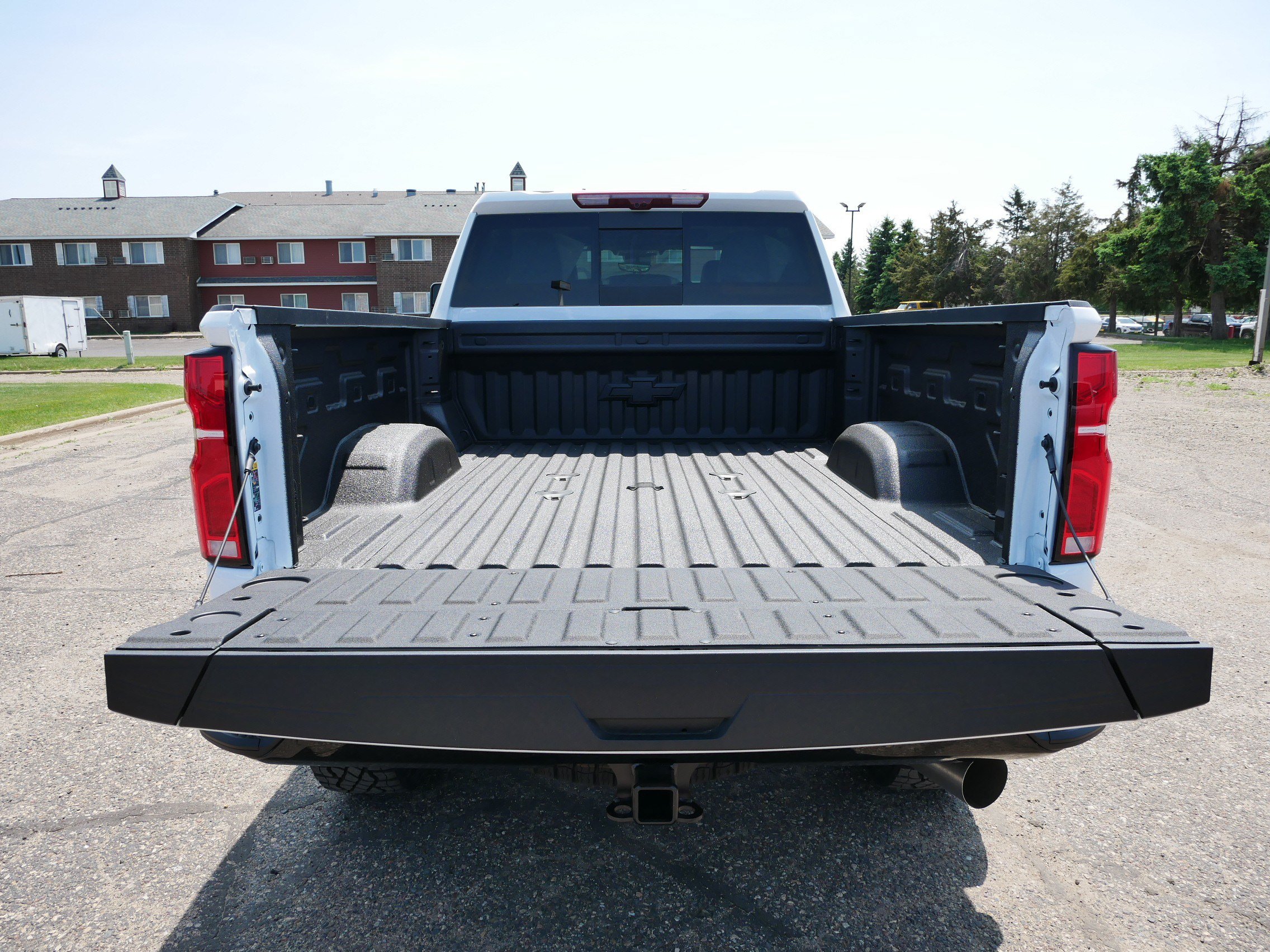 New 2026 Chevrolet Silverado 2500 ZR2 w/ LPO, Dark Essentials Package AWD/4WD image 10