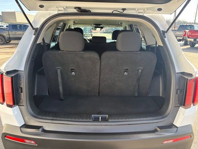 Used 2023 Kia Sorento LX image 29