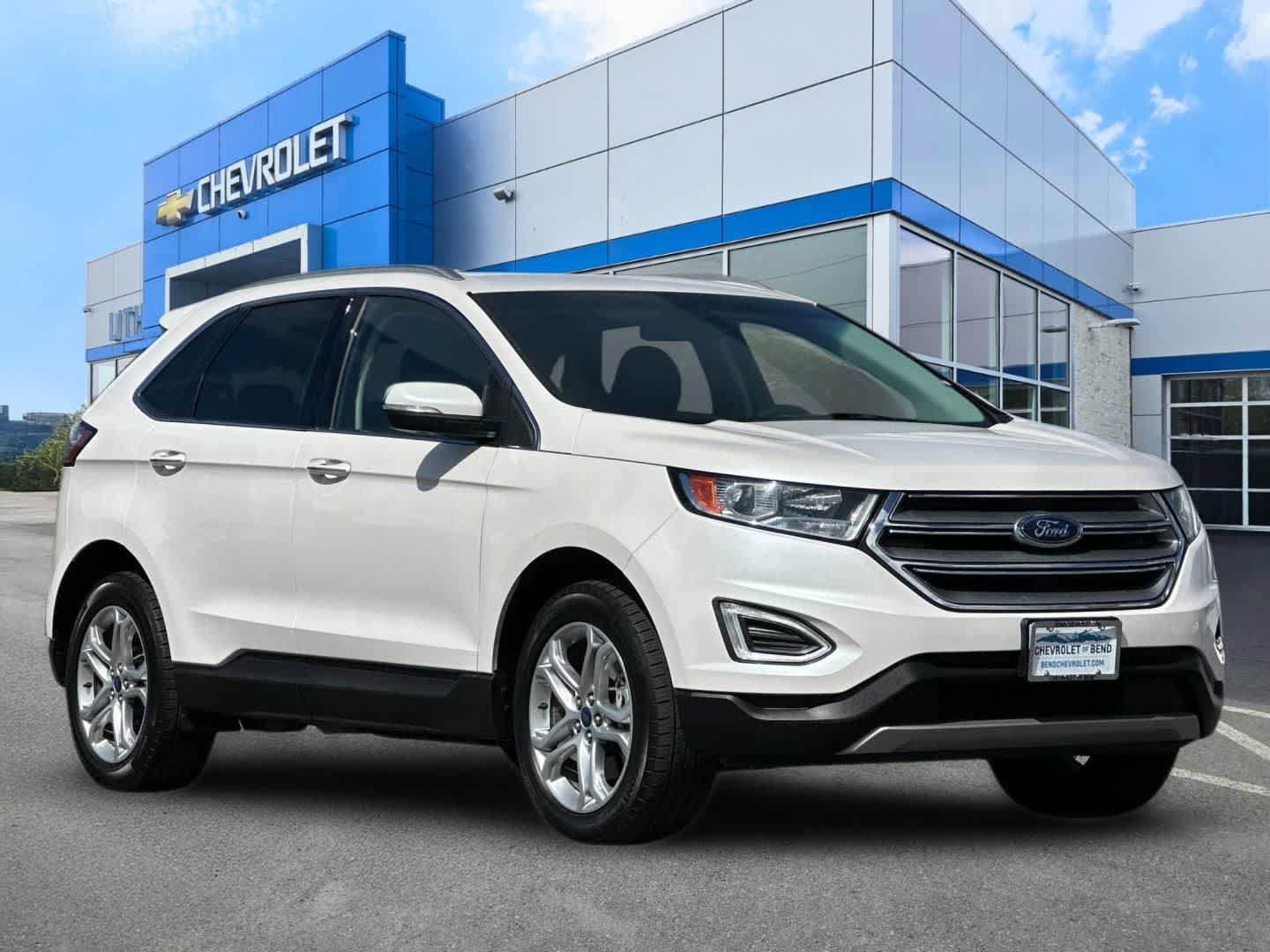 Used 2018 Ford Edge Titanium w/ Ford Safe & Smart Package AWD/4WD image 9