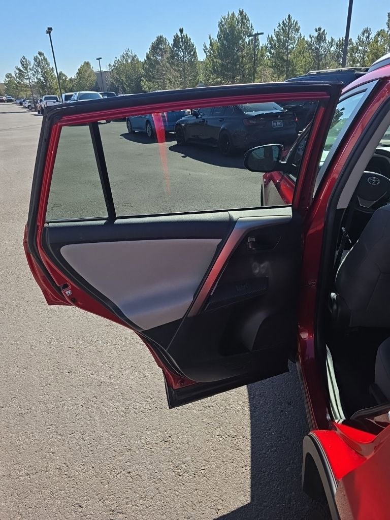 Used 2015 Toyota RAV4 LE w/ Preferred Accessory Package image 12