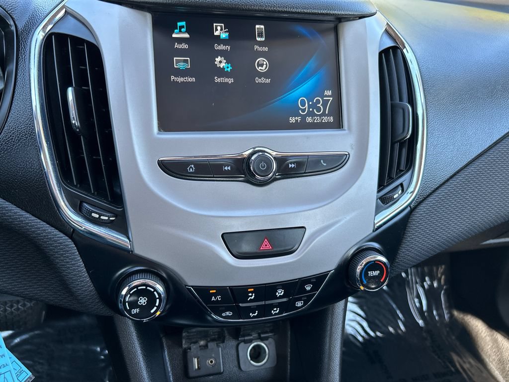 Used 2018 Chevrolet Cruze LS FWD image 10