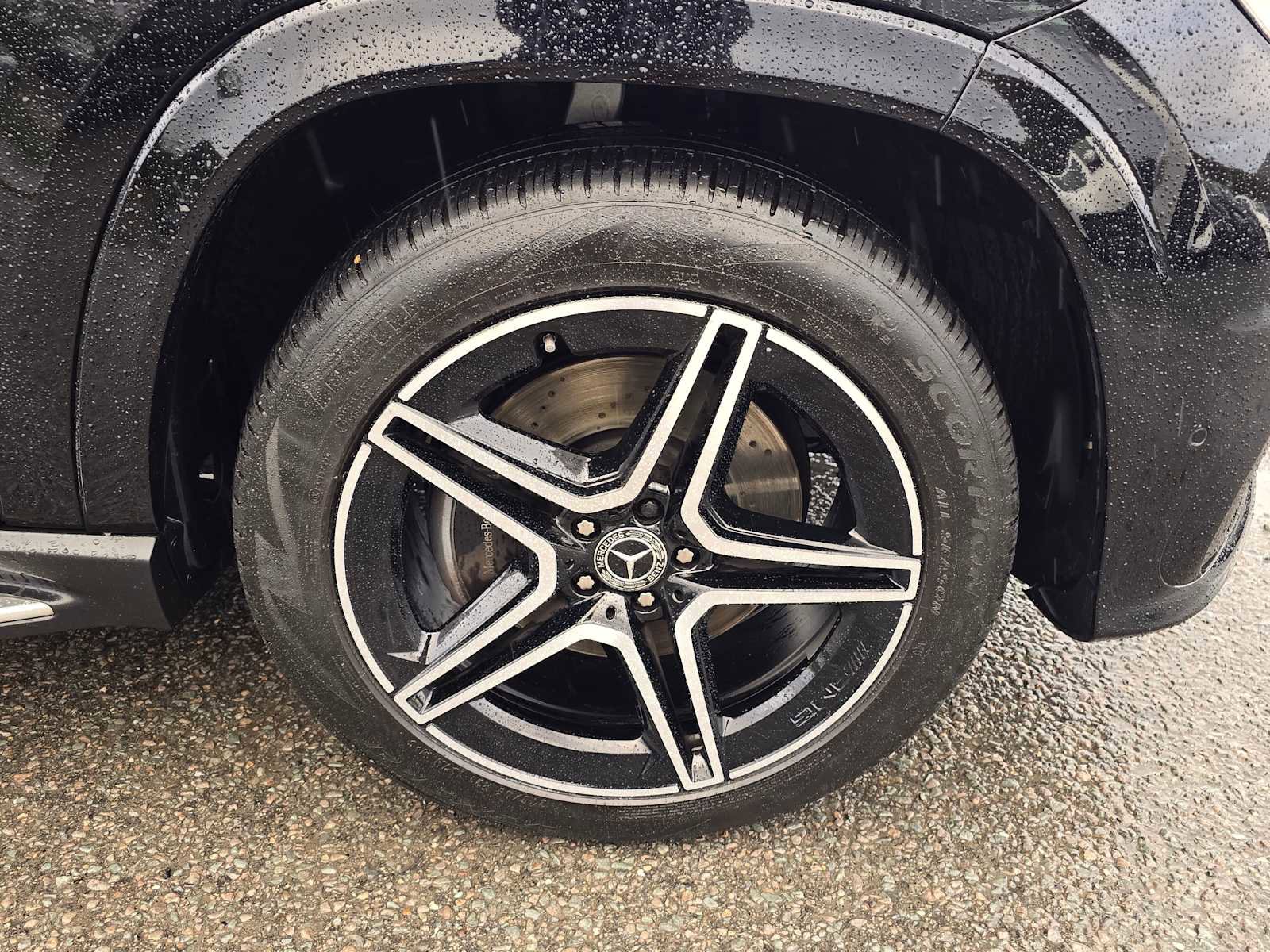 Used 2026 Mercedes-Benz GLS 450 4MATIC image 9