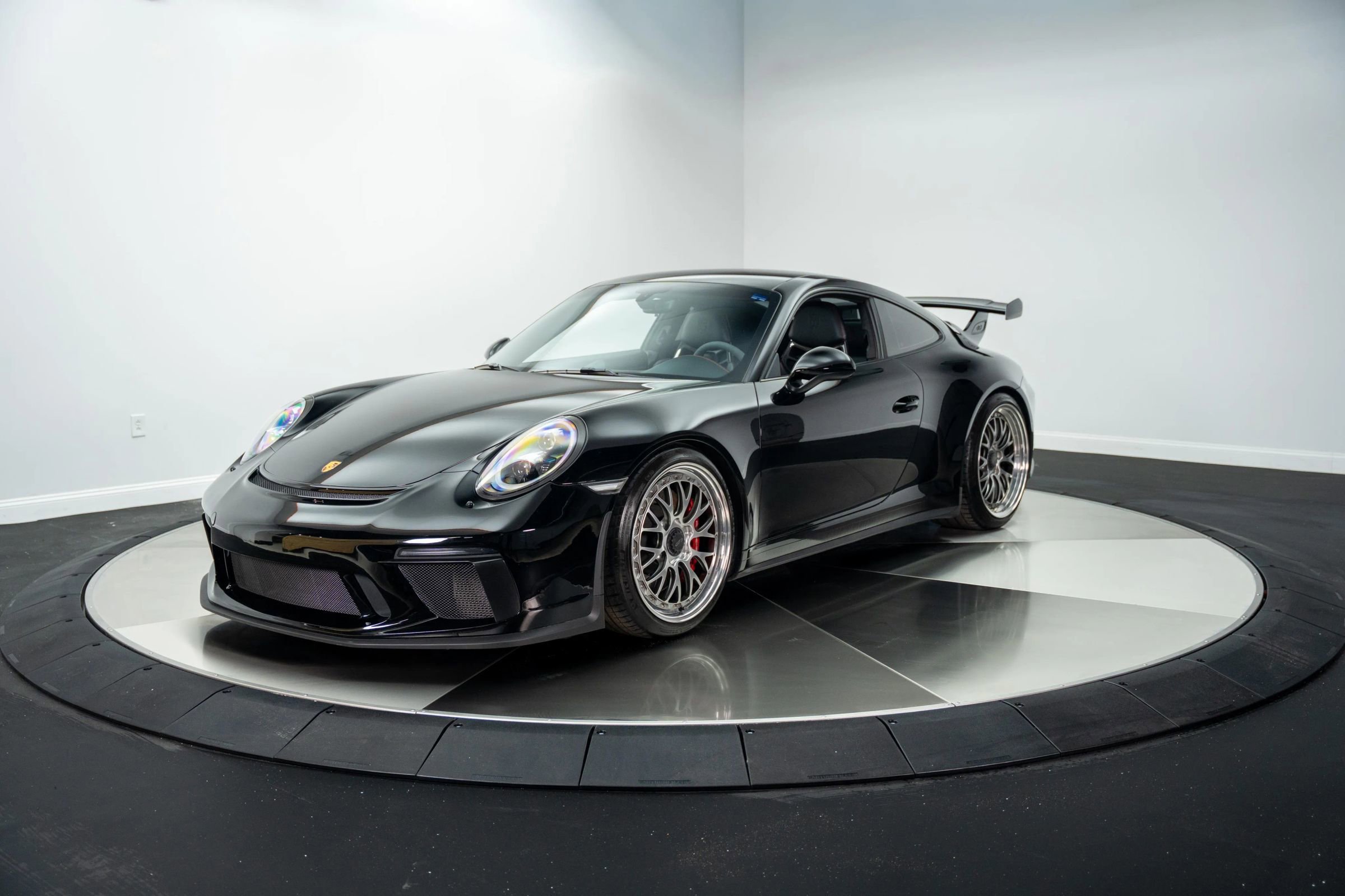 Used 2018 Porsche 911 GT3 image 1