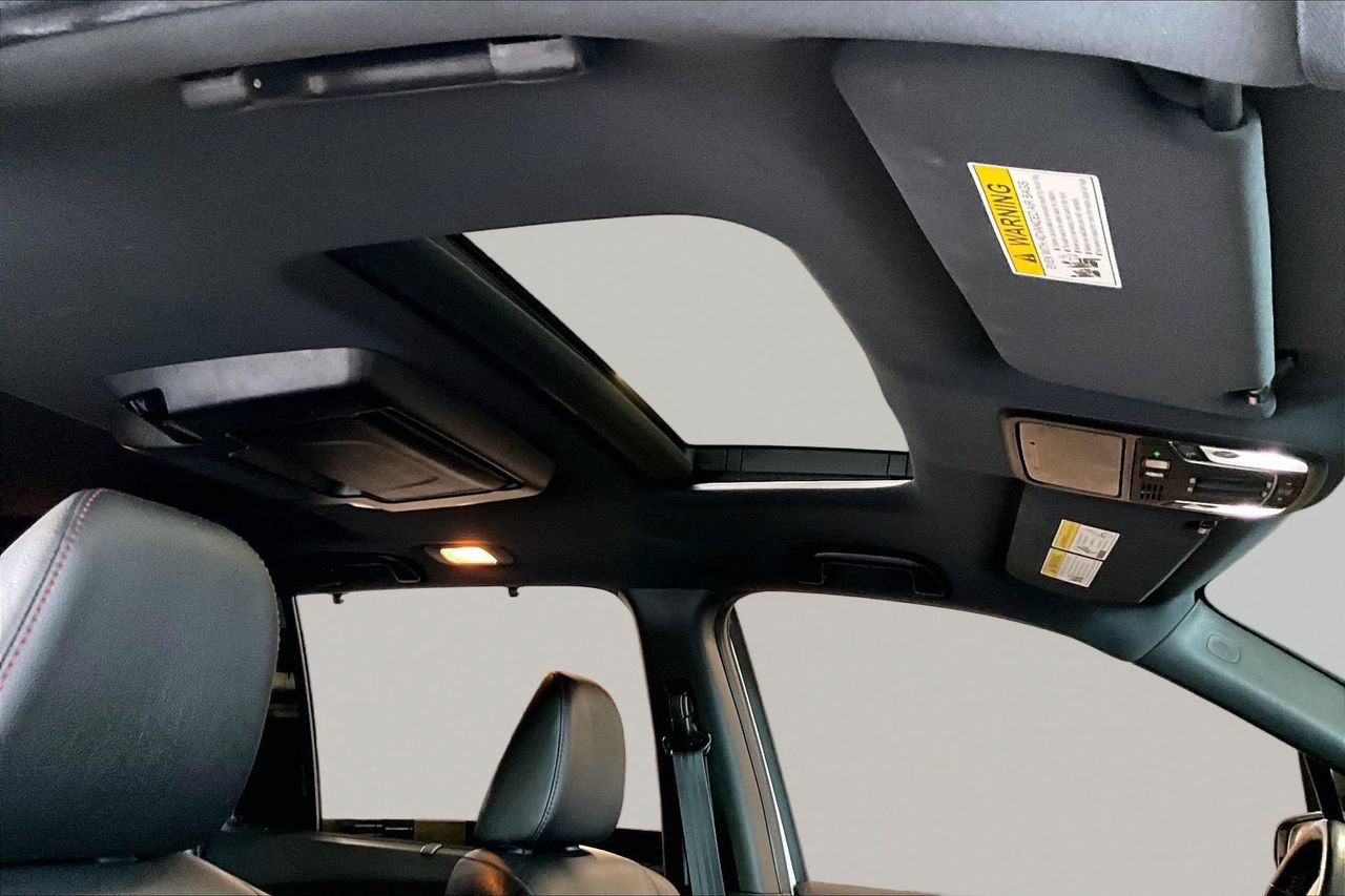 Used 2022 Honda Pilot Black Edition image 16