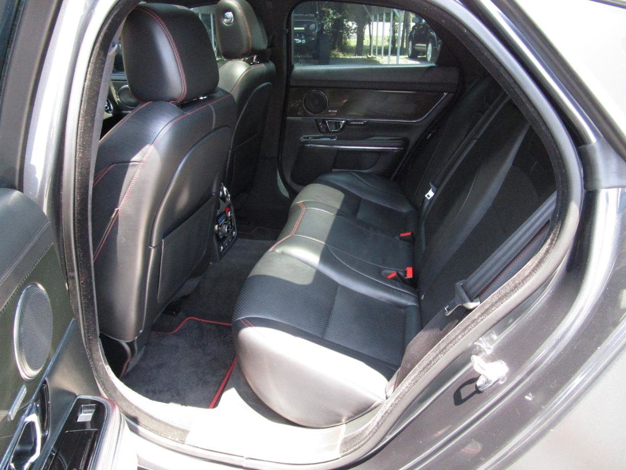 Used 2016 Jaguar XJ R RWD image 24