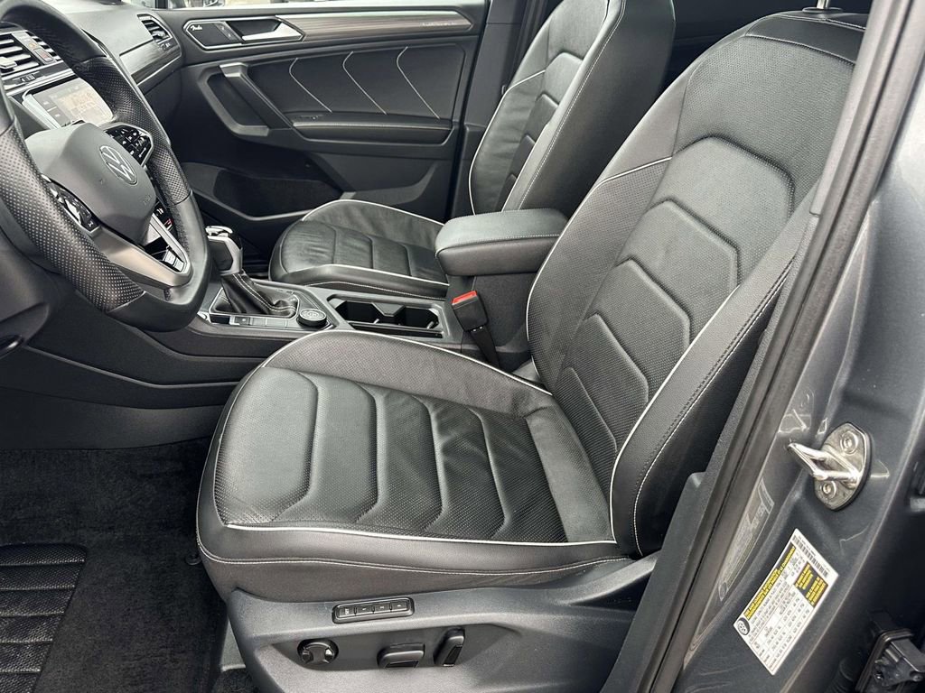 Certified 2024 Volkswagen Tiguan SEL R-Line image 22