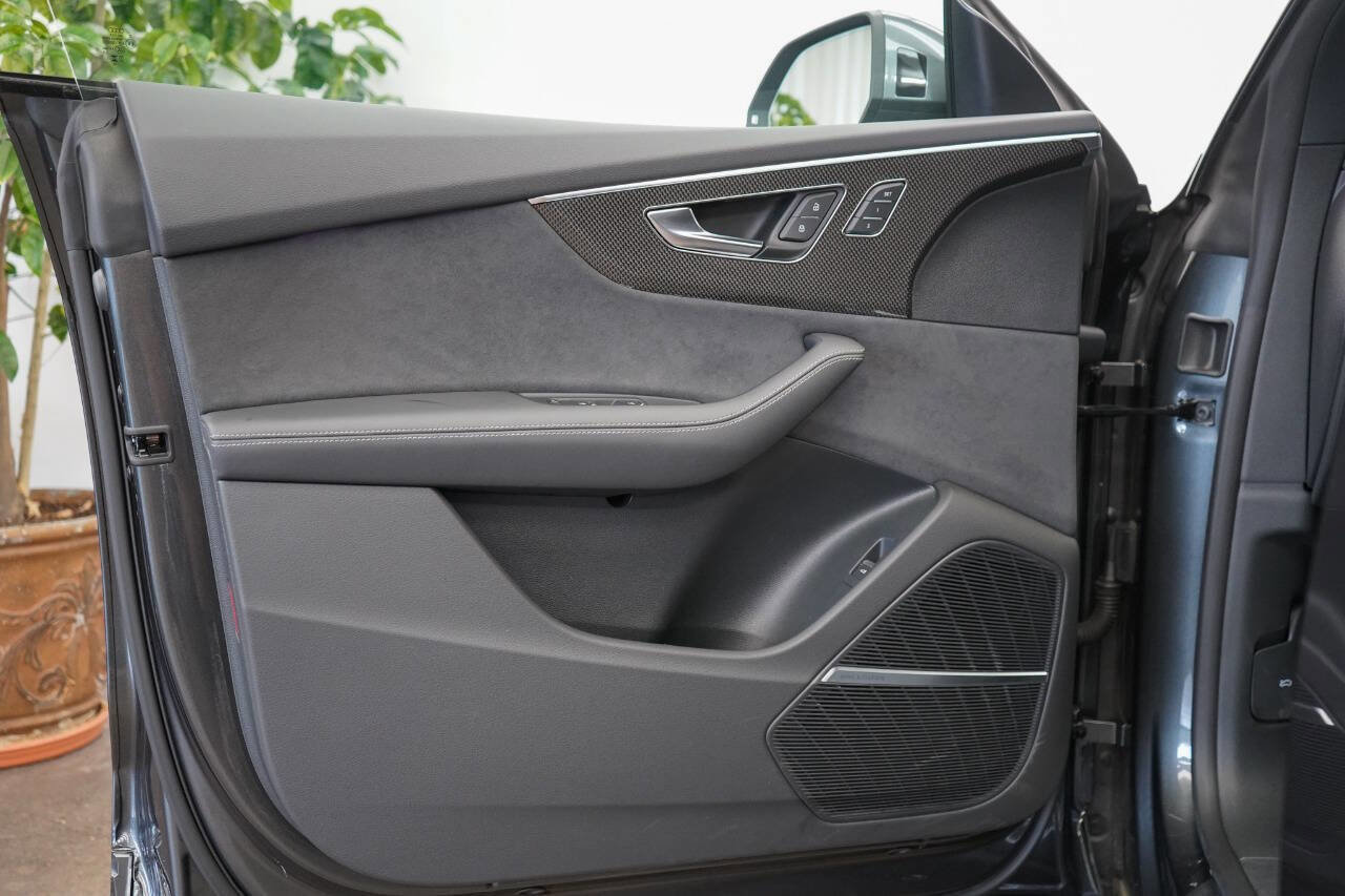 Used 2023 Audi SQ8 Premium Plus image 41