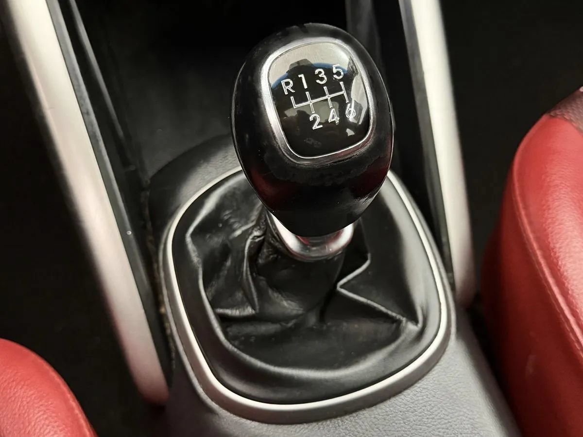 Used 2014 Hyundai Veloster w/ Style Package 02 FWD image 19