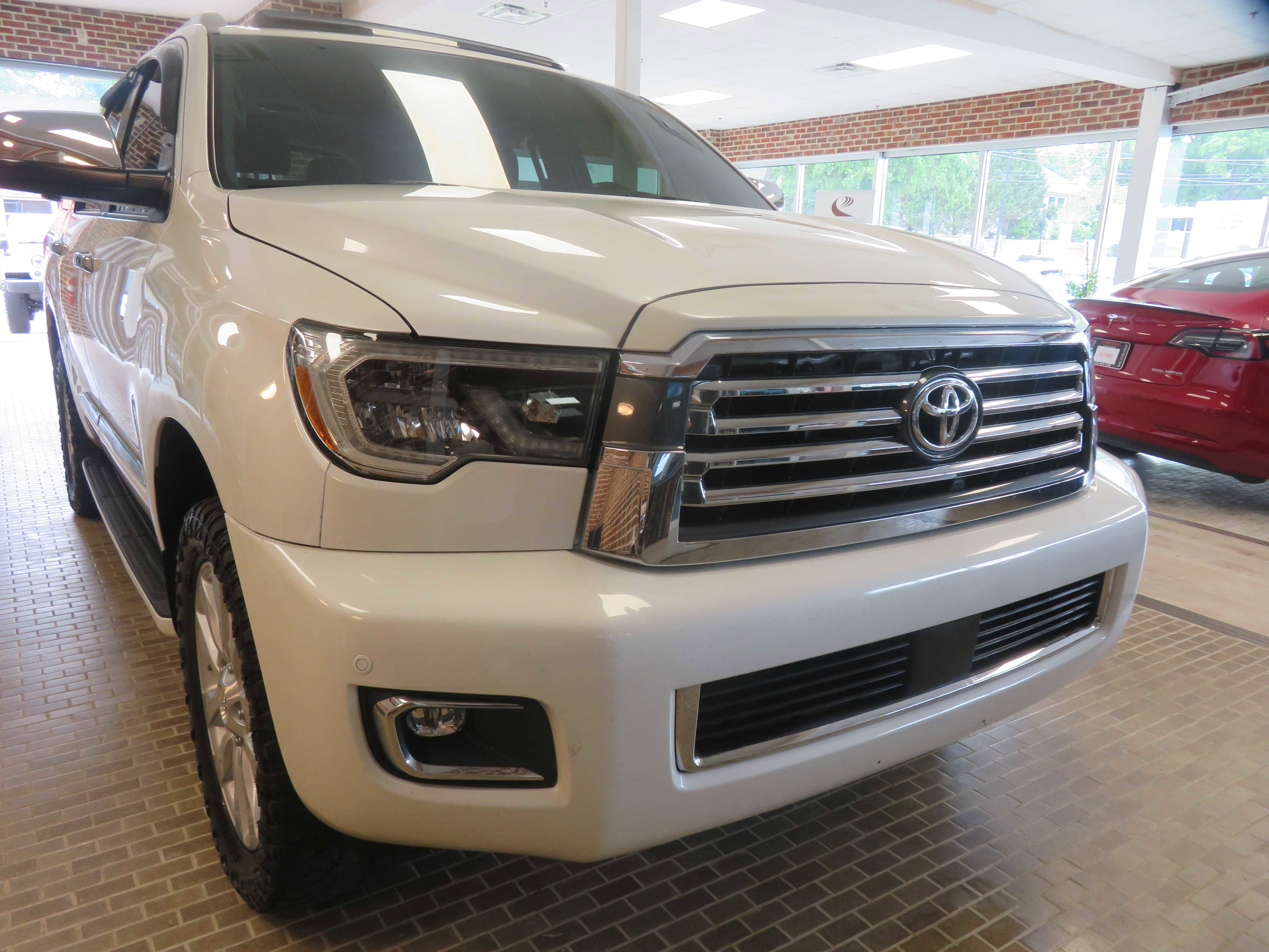 Used 2018 Toyota Sequoia Platinum AWD/4WD image 77