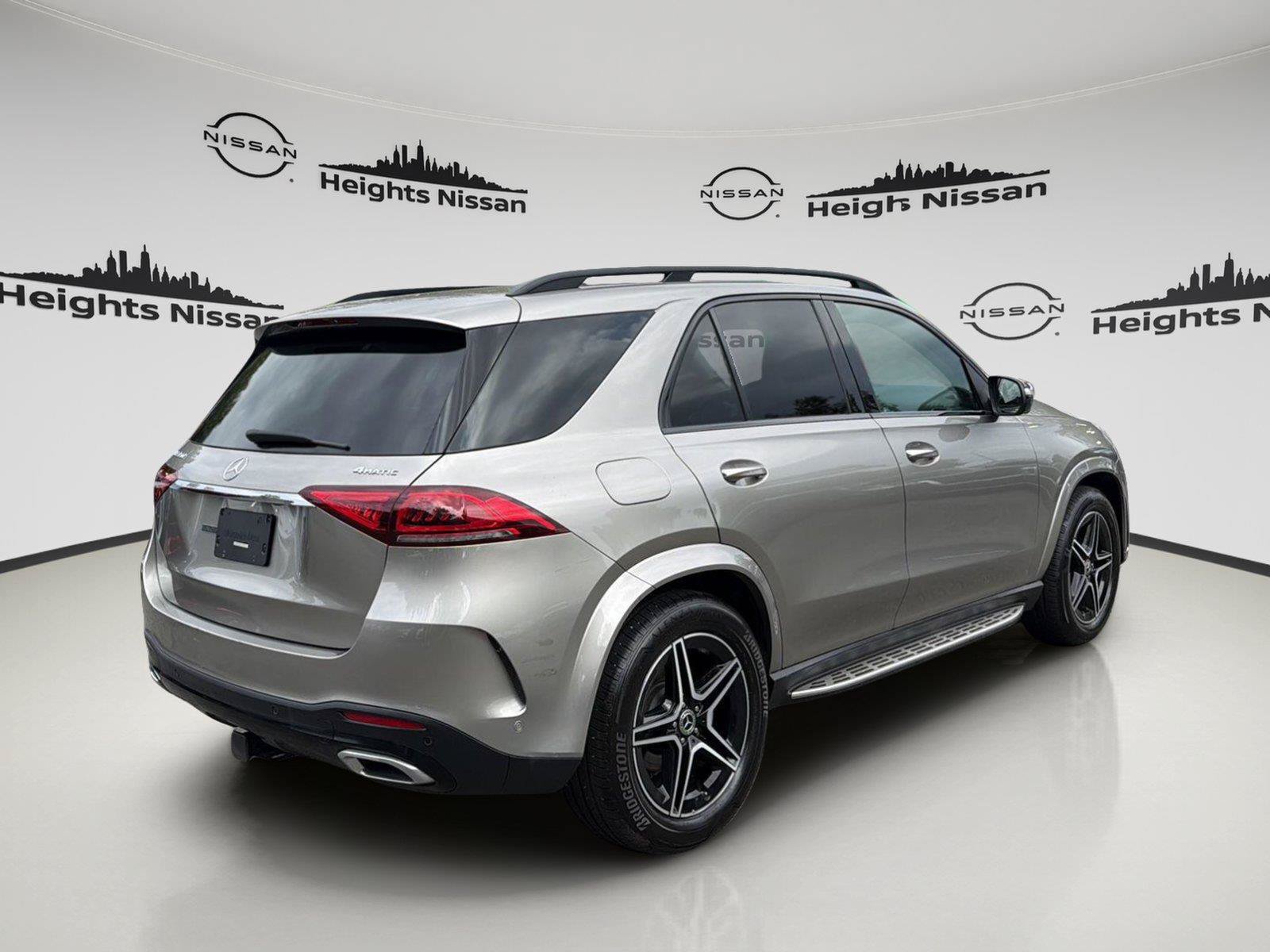Used 2023 Mercedes-Benz GLE 350 4MATIC w/ AMG Line Exterior image 5