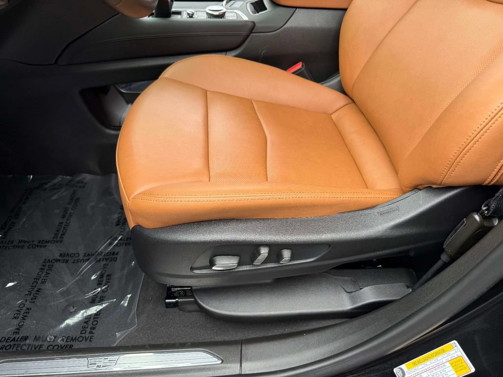 Used 2026 Cadillac XT5 Premium Luxury w/ Driver Assist Package AWD/4WD image 3
