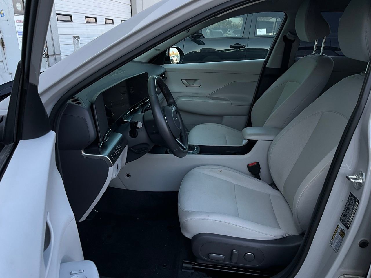 Used 2025 Hyundai Kona SEL image 9