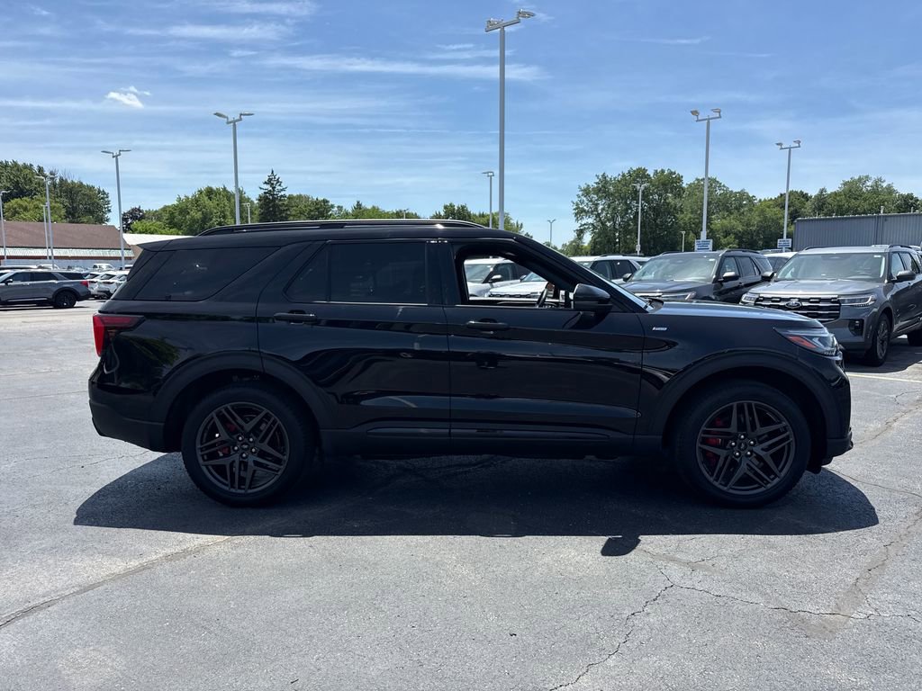 Used 2025 Ford Explorer ST-Line w/ Premium Package AWD/4WD image 6