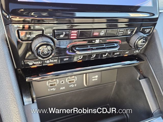 New 2025 Jeep Grand Cherokee Limited w/ Black Appearance Package image 23