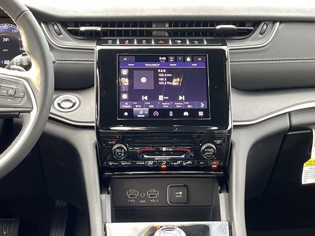 Used 2025 Jeep Grand Cherokee Laredo X AWD/4WD image 15