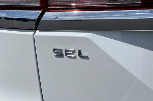 Used 2024 Volkswagen Atlas SEL Premium R-Line AWD/4WD image 33