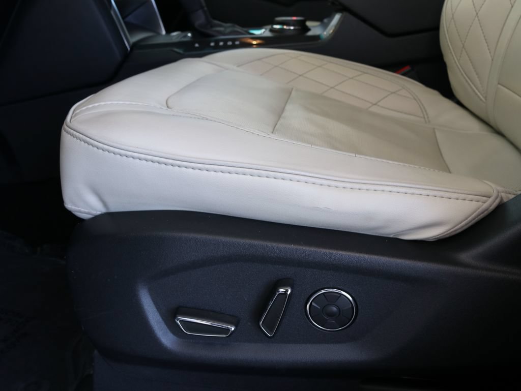 Used 2017 Ford Explorer Platinum AWD/4WD image 27