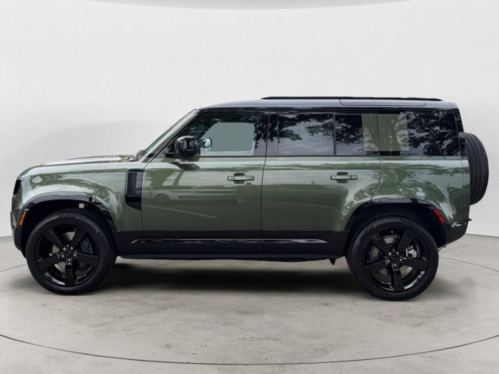 New 2026 Land Rover Defender 110 X-Dynamic SE AWD/4WD image 7