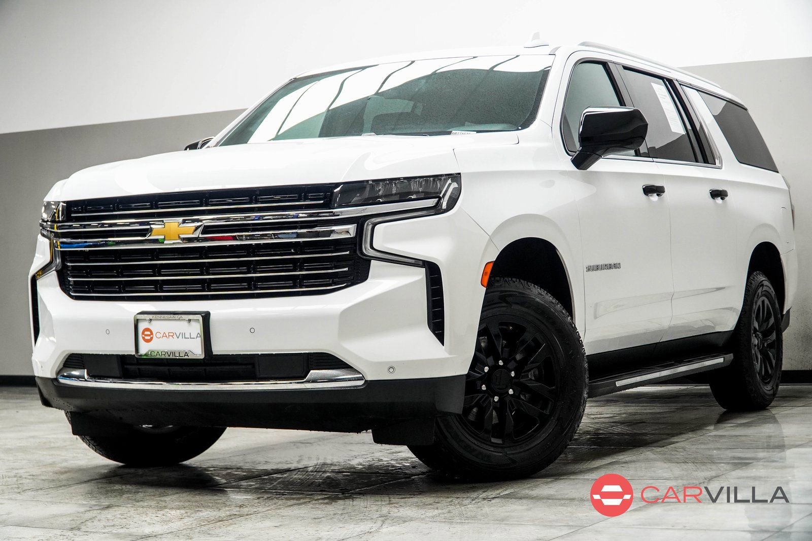 Used 2024 Chevrolet Suburban LT RWD image 1