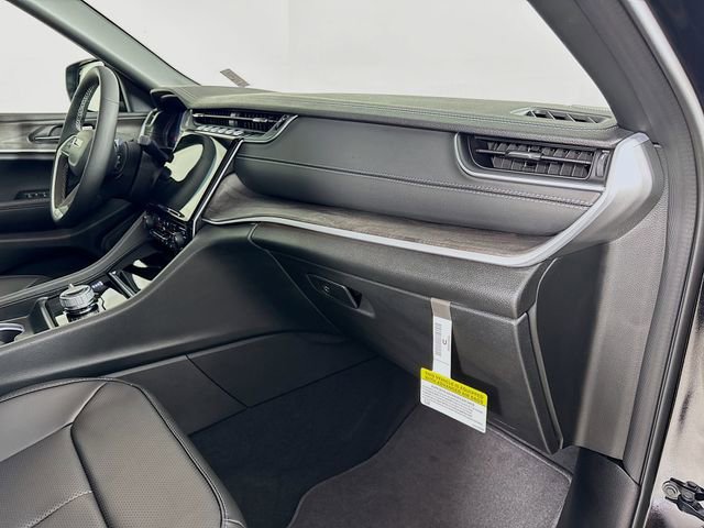 New 2025 Jeep Grand Cherokee L Limited w/ Luxury Tech Group II image 34