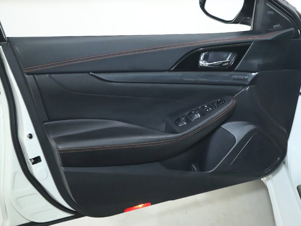 Certified 2023 Nissan Maxima SR w/ Sport Mat Group image 18