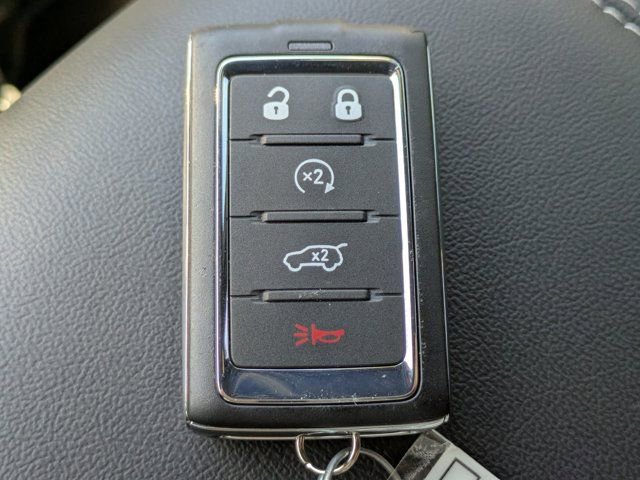 New 2025 Jeep Grand Cherokee Altitude image 20