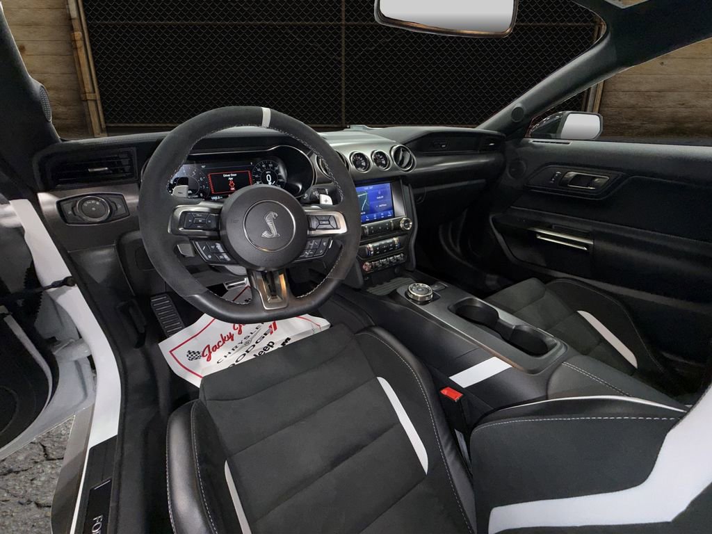 Used 2021 Ford Mustang Shelby GT500 w/ Technology Package RWD image 5