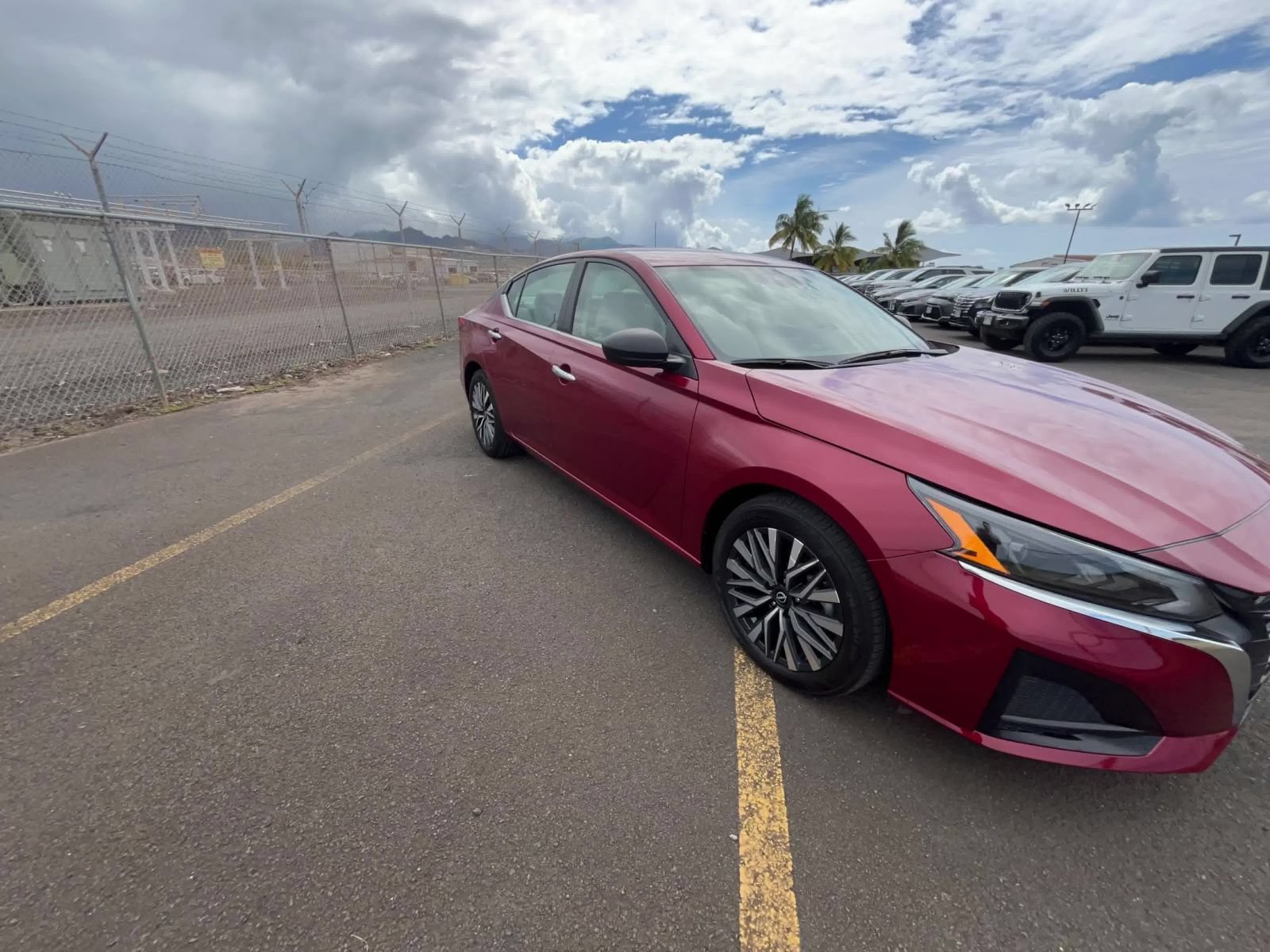 Used 2025 Nissan Altima 2.5 SV FWD image 3