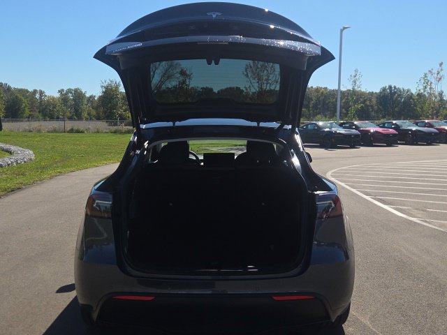 Used 2021 Tesla Model Y Long Range AWD/4WD image 9