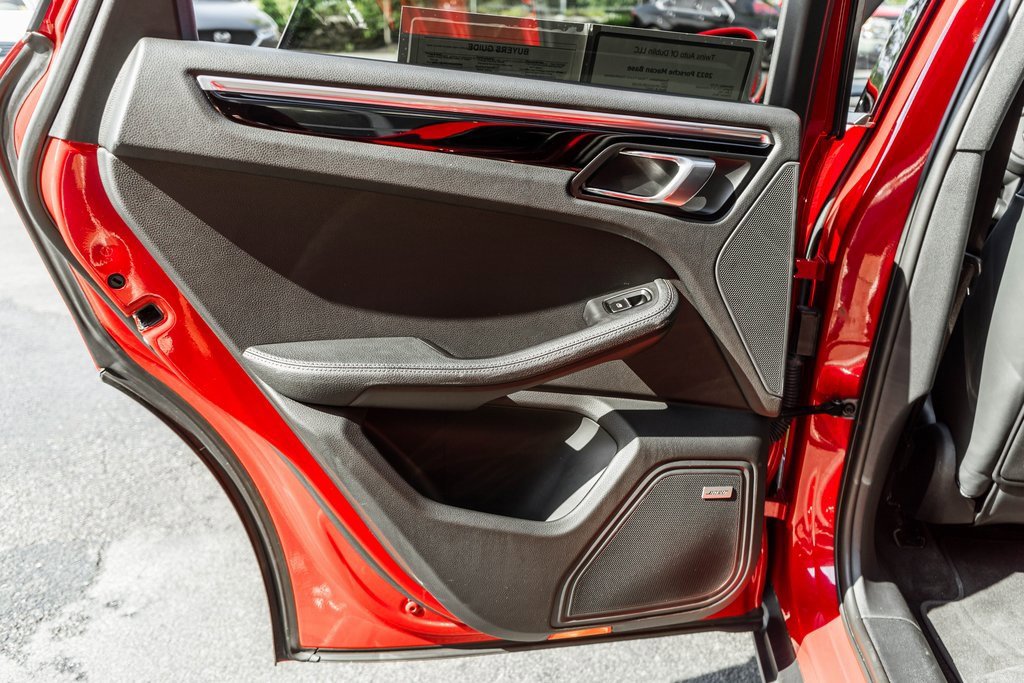 Used 2023 Porsche Macan image 33