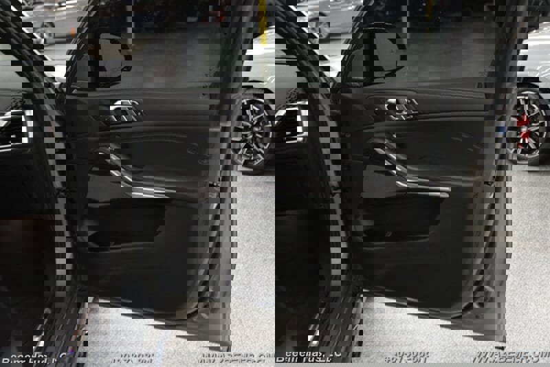 Used 2023 BMW X7 M60i w/ Climate Comfort Package image 44