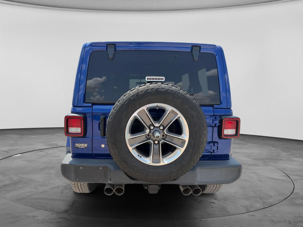 Used 2018 Jeep Wrangler Unlimited Sahara w/ Dual Top Group AWD/4WD image 11