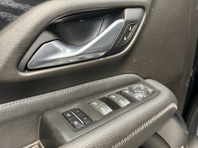 Used 2021 GMC Yukon XL Denali image 12