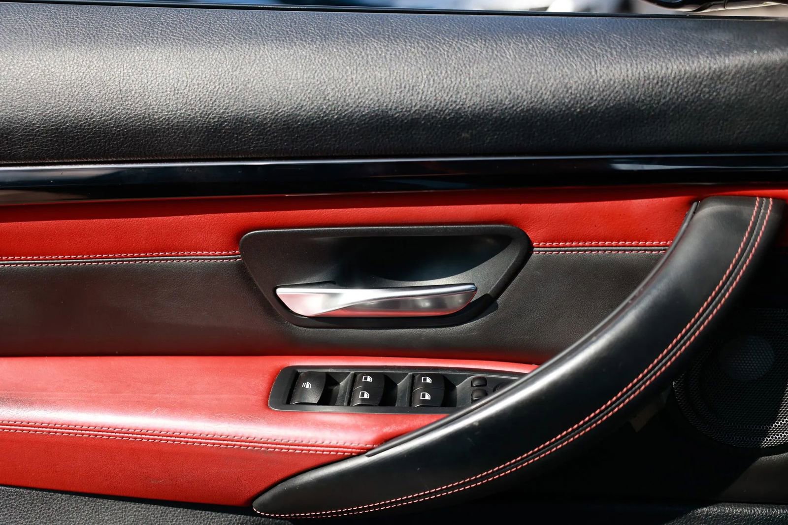 Used 2015 BMW M4 Convertible image 48