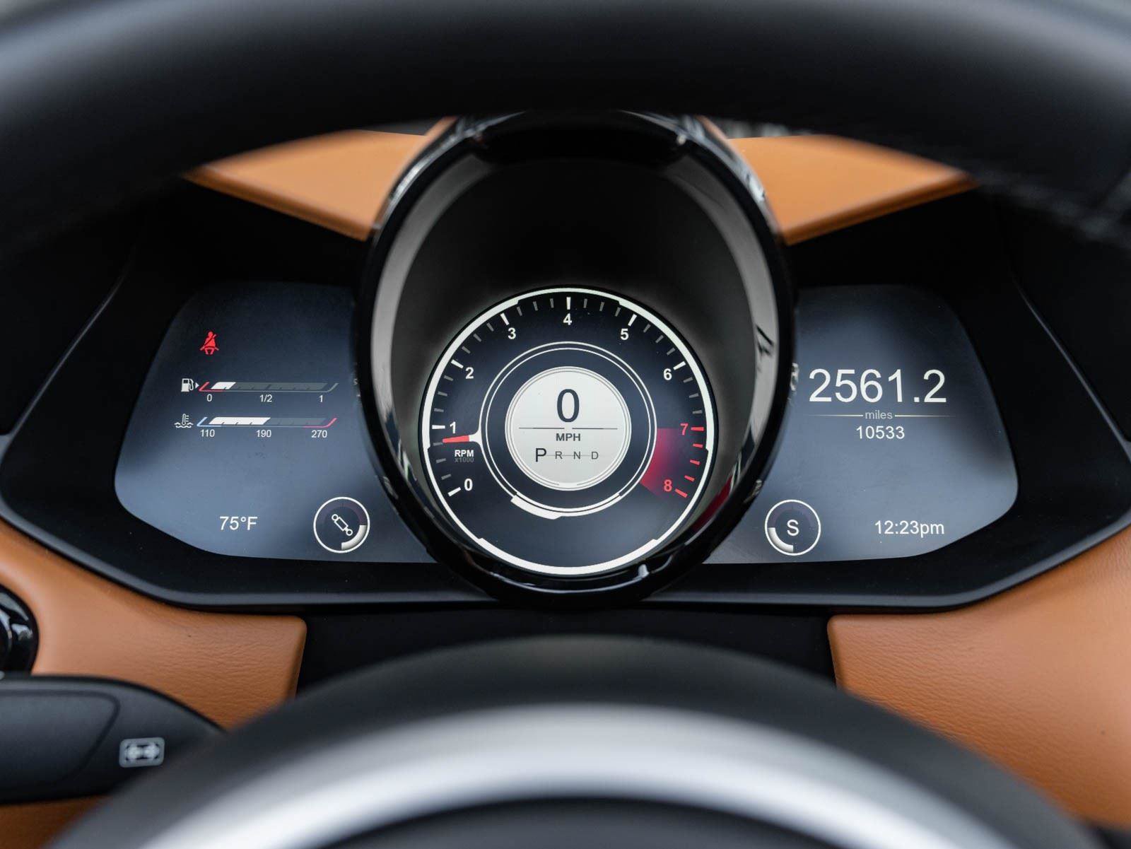 Used 2021 Aston Martin V8 Vantage Roadster RWD image 30