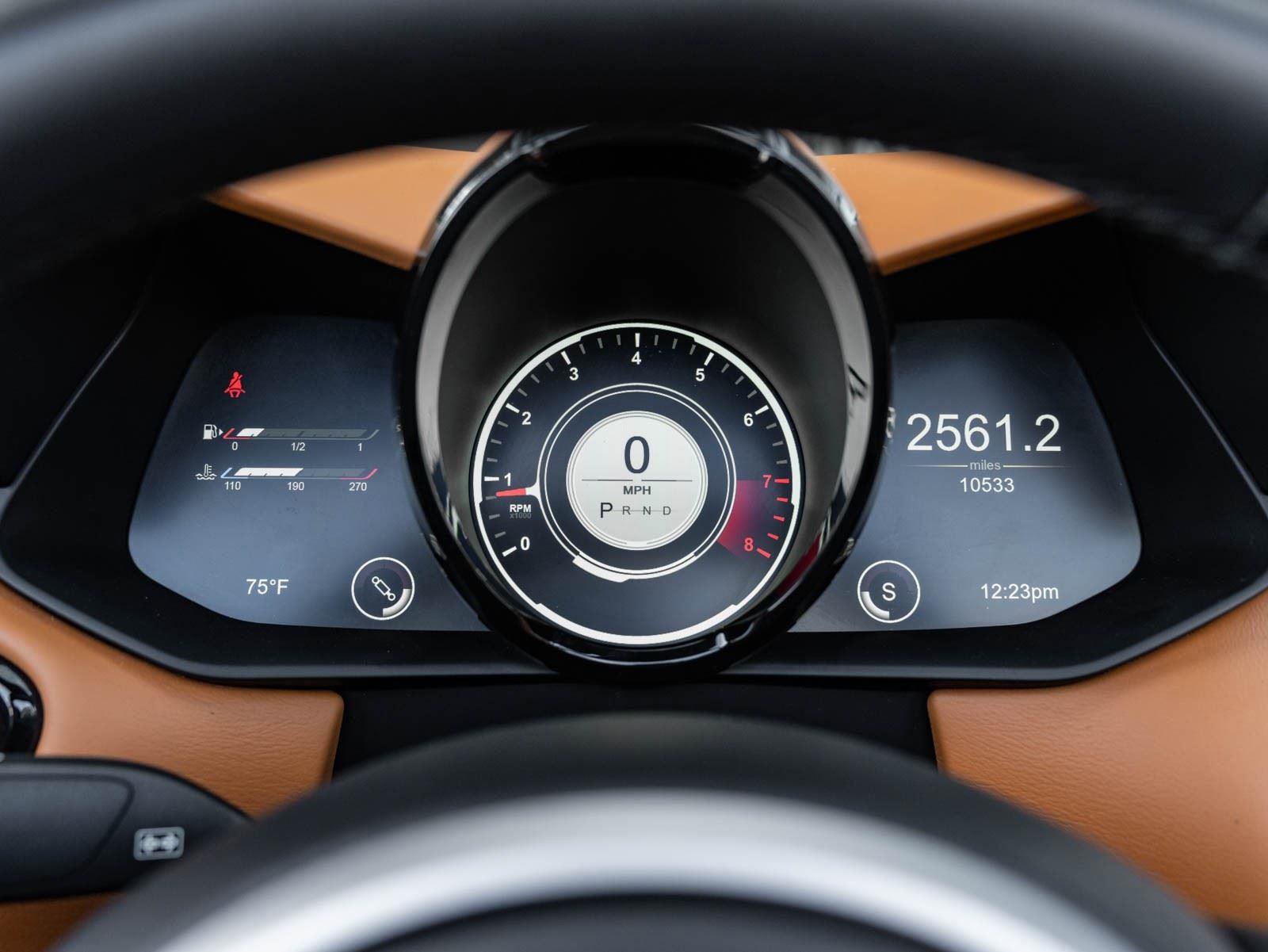 Used 2021 Aston Martin V8 Vantage Roadster image 30