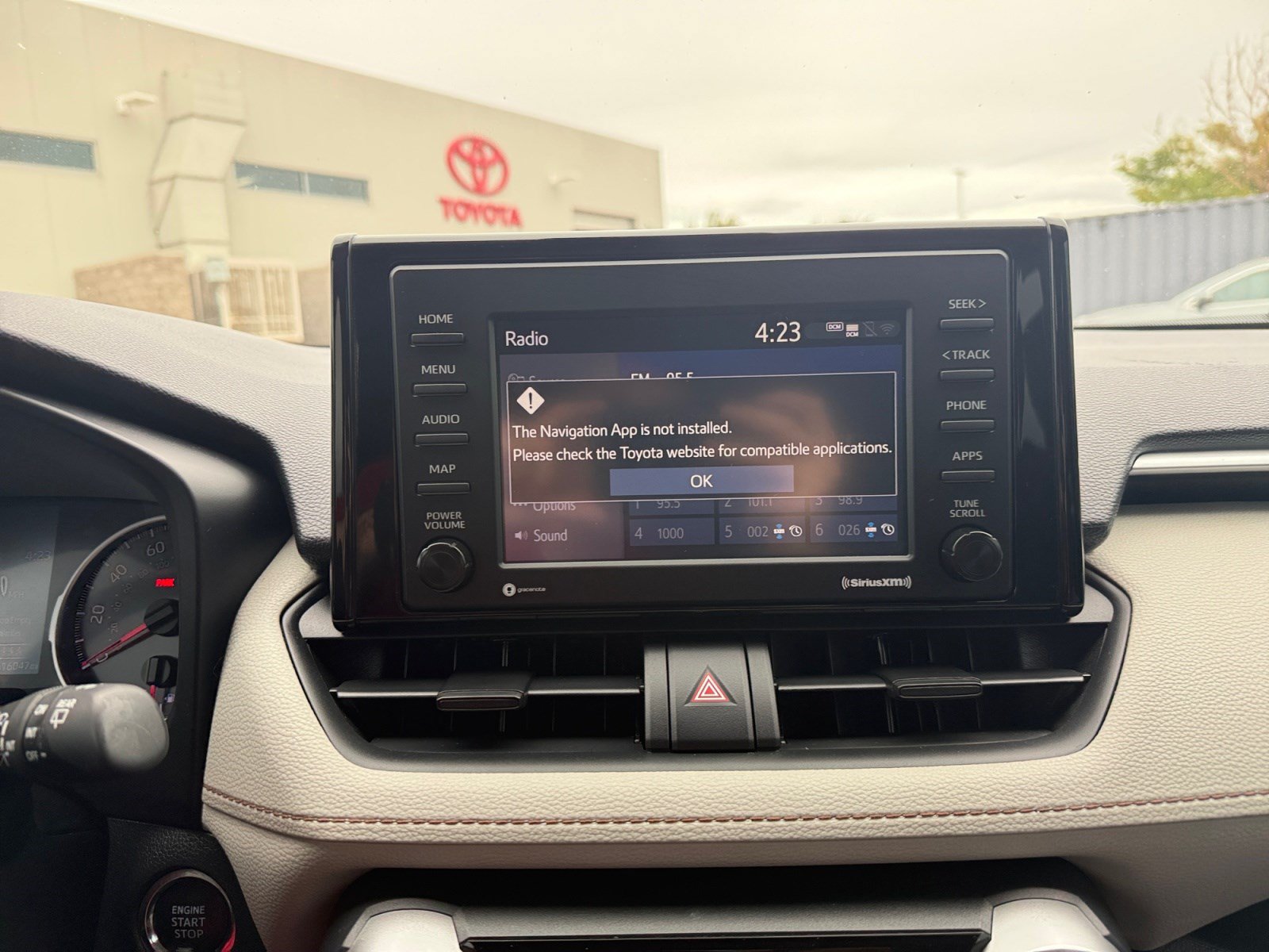 Used 2021 Toyota RAV4 XLE AWD/4WD image 24