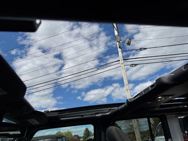 Used 2022 Jeep Wrangler Unlimited Sport w/ Sun And Sound Package AWD/4WD image 26