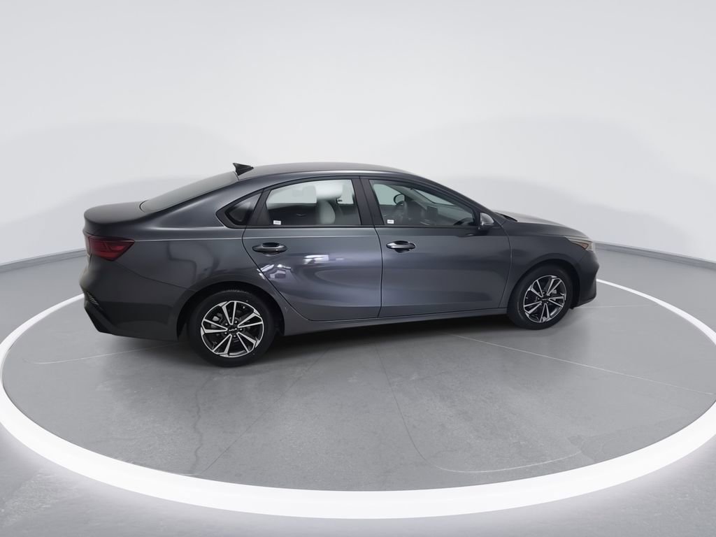 Used 2023 Kia Forte LXS w/ LXS Technology Package FWD image 9