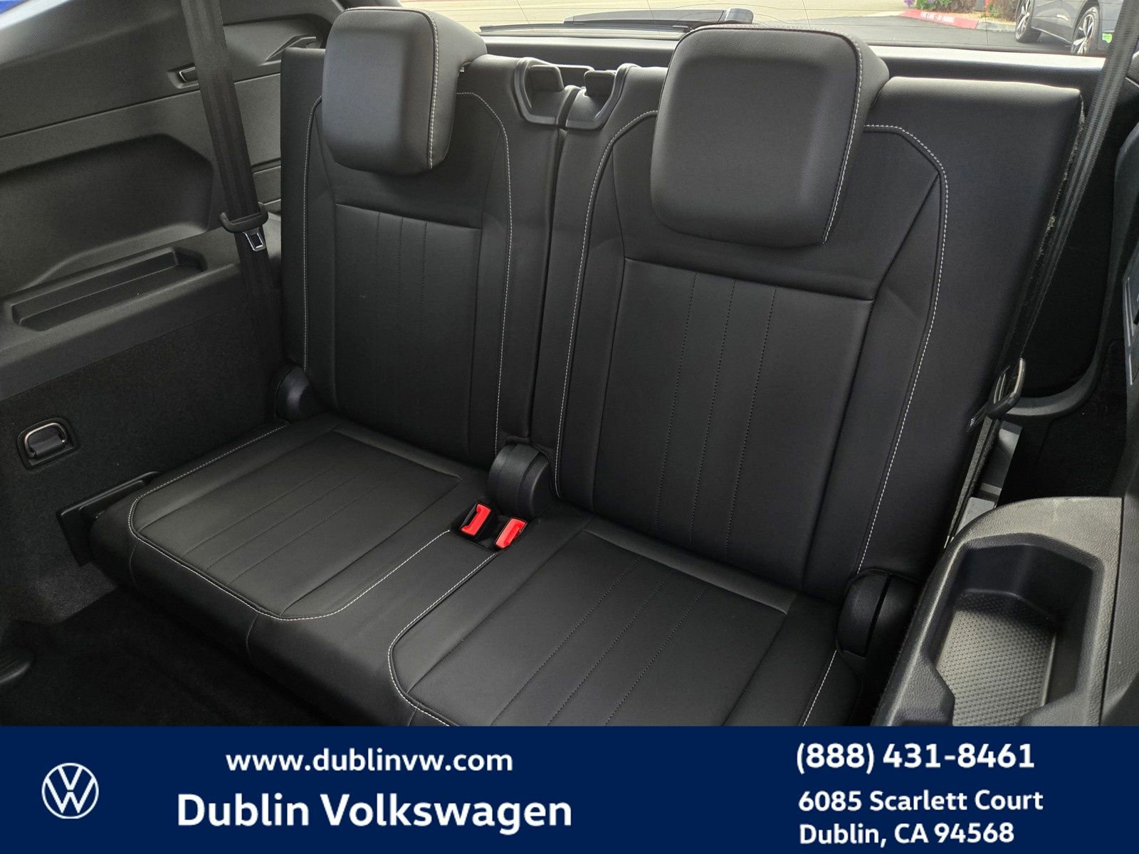 Certified 2023 Volkswagen Tiguan SE R-Line image 13
