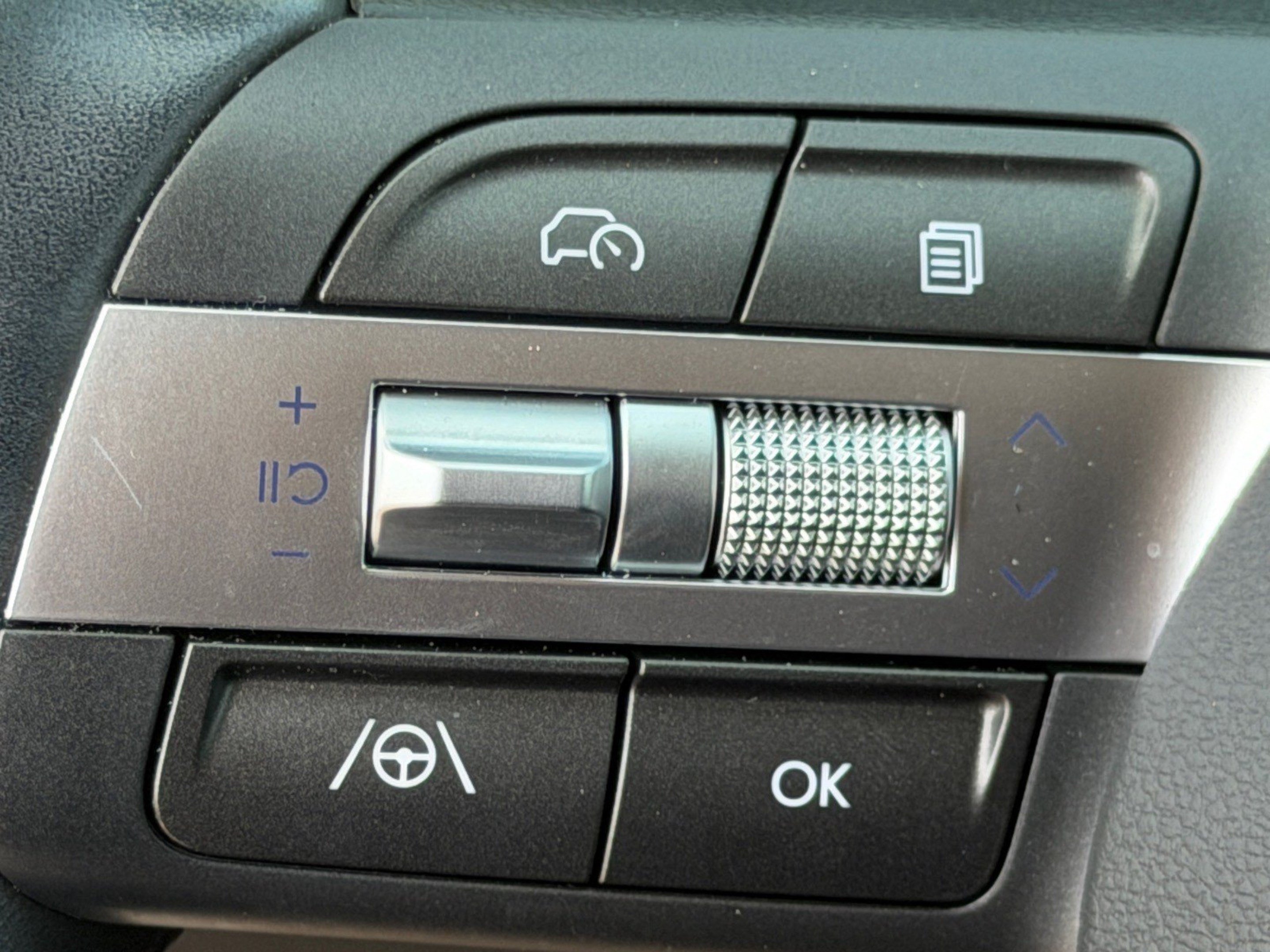 Used 2025 Hyundai Kona SEL FWD image 29