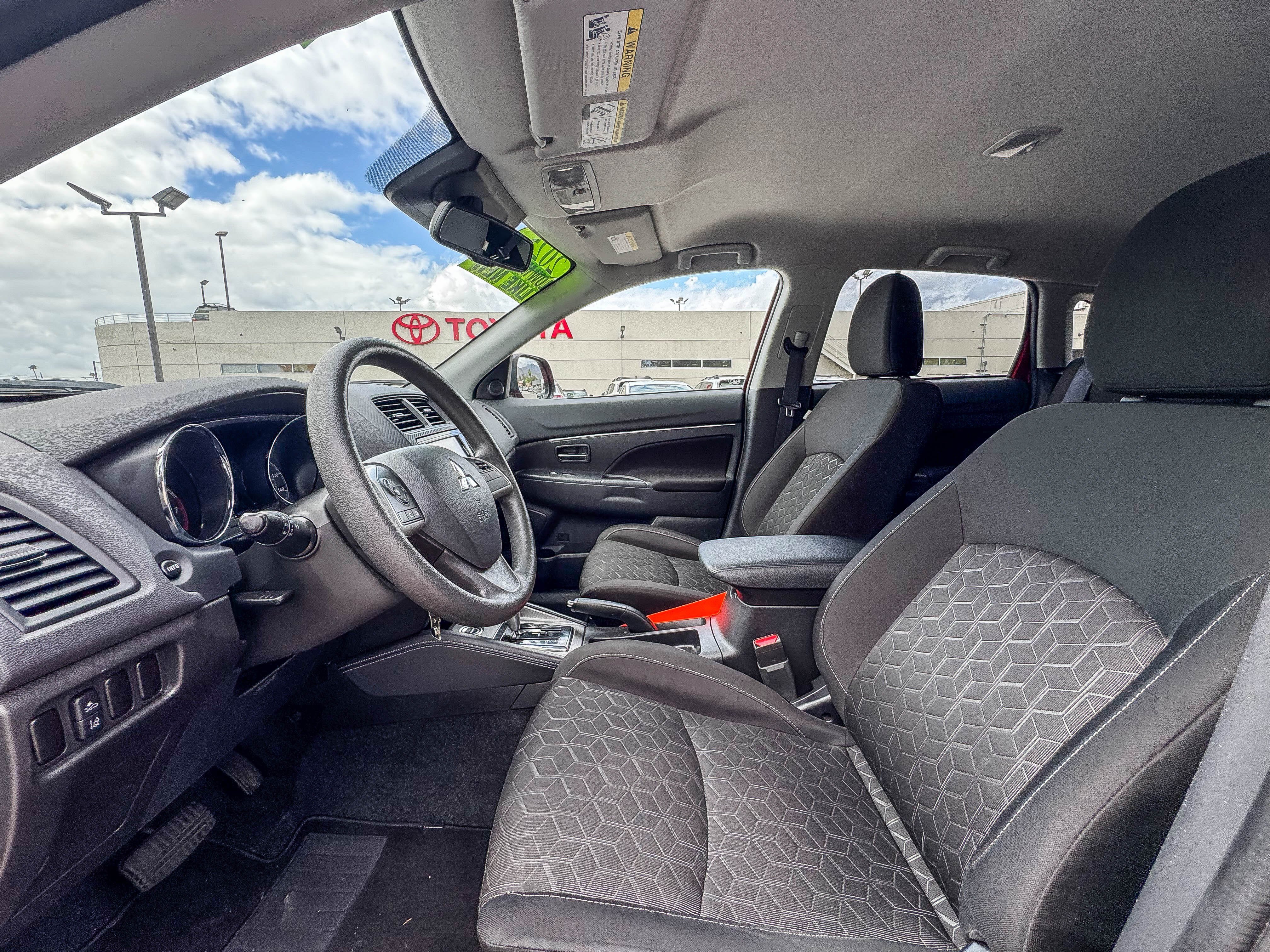 Used 2025 Mitsubishi Outlander Sport AWD image 17