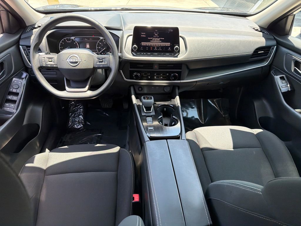 Used 2025 Nissan Rogue S FWD image 13