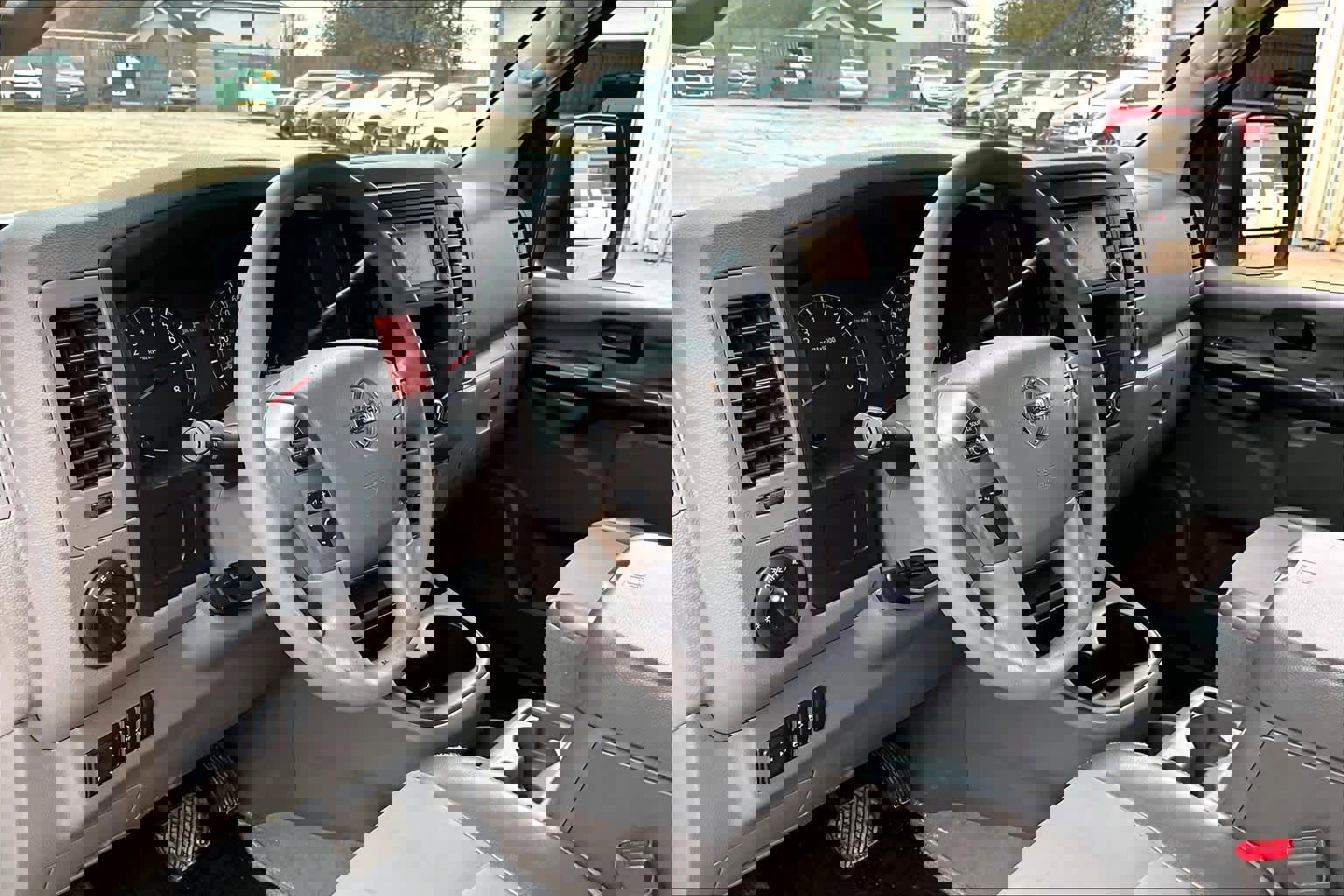 Used 2019 Nissan NV 3500 SV w/ Navigation Package image 15