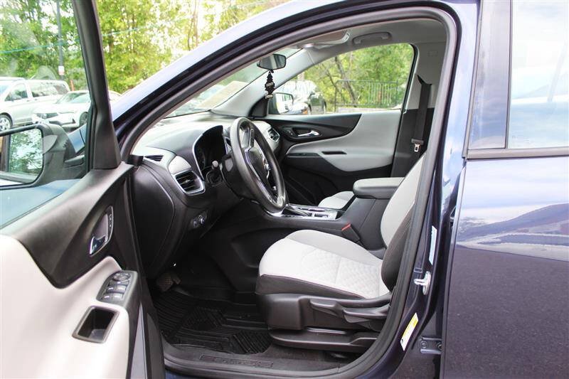 Used 2018 Chevrolet Equinox LS w/ LPO, Protection Package AWD/4WD image 10