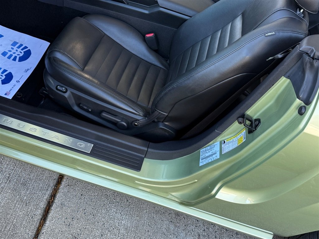Used 2006 Ford Mustang GT RWD image 46