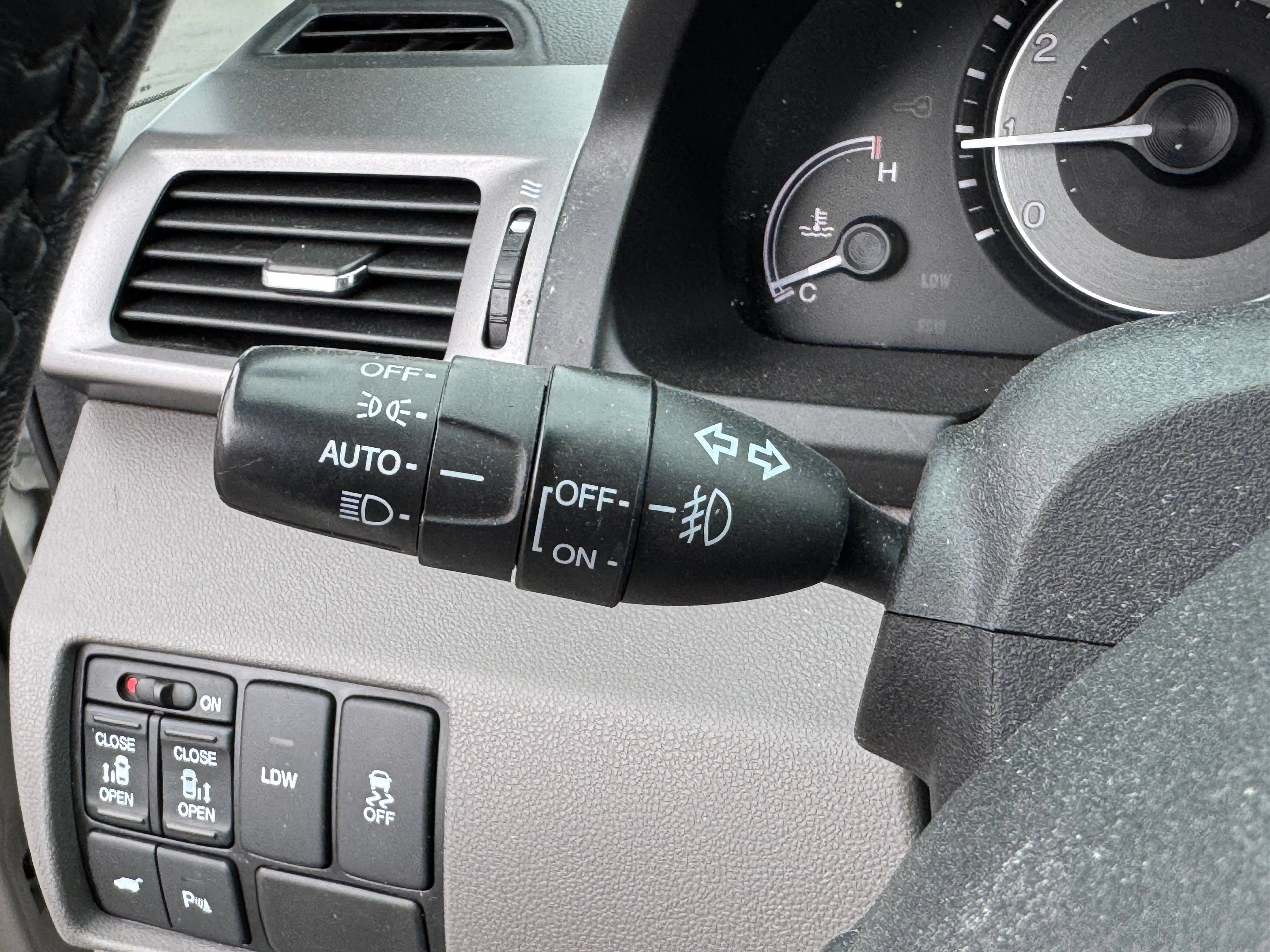 Used 2014 Honda Odyssey Touring Elite image 50