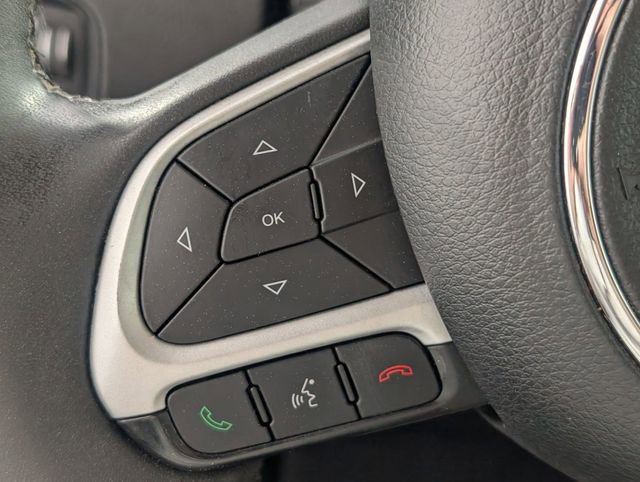Used 2020 Jeep Renegade Latitude FWD image 14