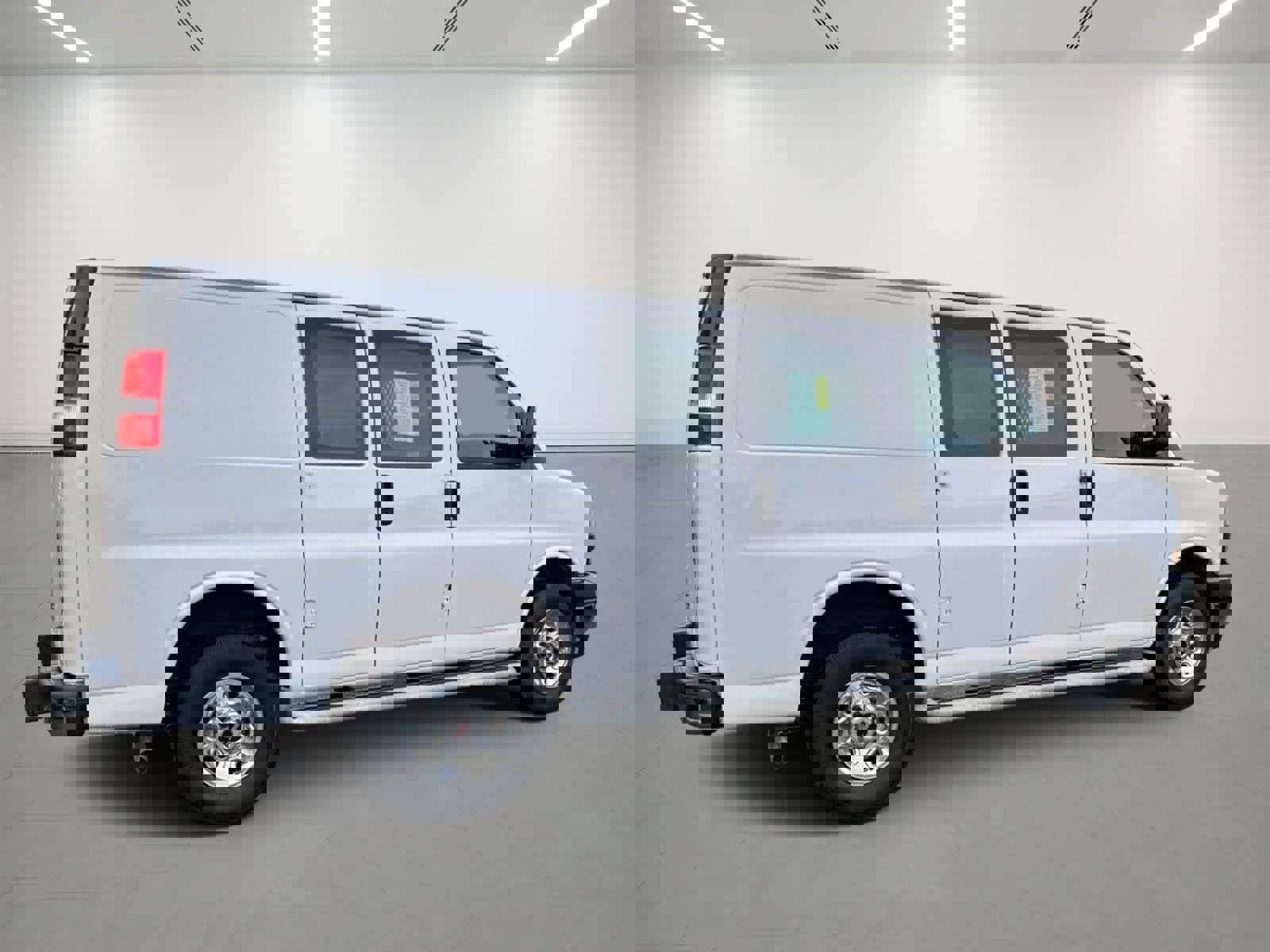 Used 2023 GMC Savana 2500 w/ Driver Convenience Package image 4